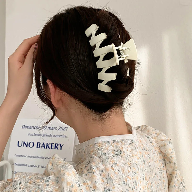 Solid Vintage Matte Geometric Hair Claws For Women Thick Hair Strong Hold Sweet Hair Clips Hairpins Fashion Hair Accessories