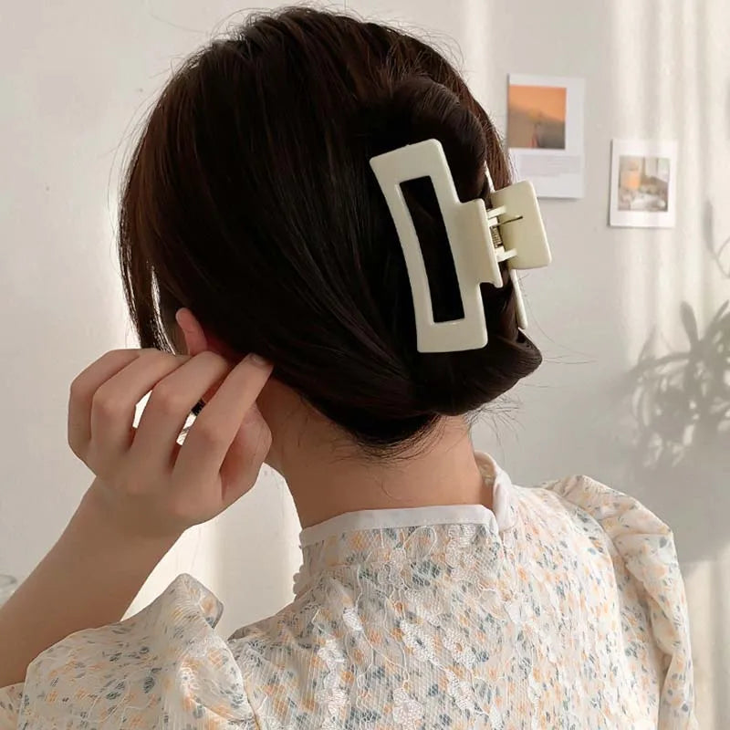 Solid Vintage Matte Geometric Hair Claws For Women Thick Hair Strong Hold Sweet Hair Clips Hairpins Fashion Hair Accessories