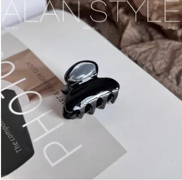 3.5cm Small Hairclaw Acetate Hair Crabs for Girls Cute Heart Shaped Hairclips Women Hair Accessories Hair Pins and Clips