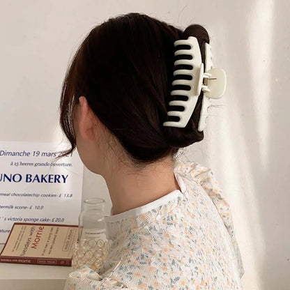 Solid Vintage Matte Geometric Hair Claws For Women Thick Hair Strong Hold Sweet Hair Clips Hairpins Fashion Hair Accessories