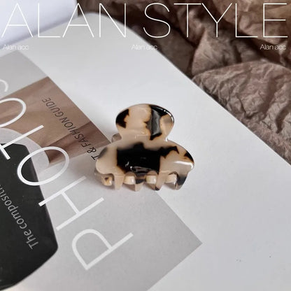 3.5cm Small Hairclaw Acetate Hair Crabs for Girls Cute Heart Shaped Hairclips Women Hair Accessories Hair Pins and Clips